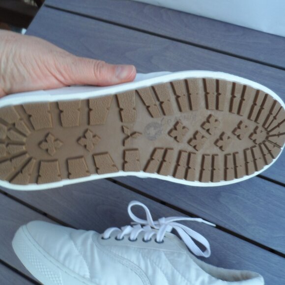 Lucky Brand Women’s Fashion Sneakers - Picture 5 of 9